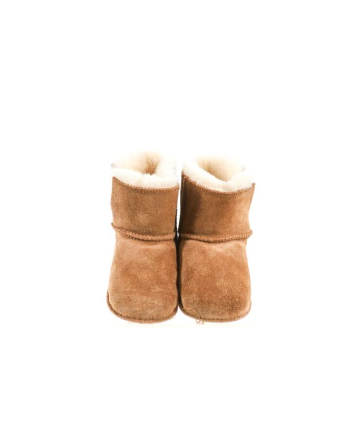 UGG BROWN BOOTS *SIZE LARGE EQUIVALENT TO A SIZE 12-18 MONTHS
