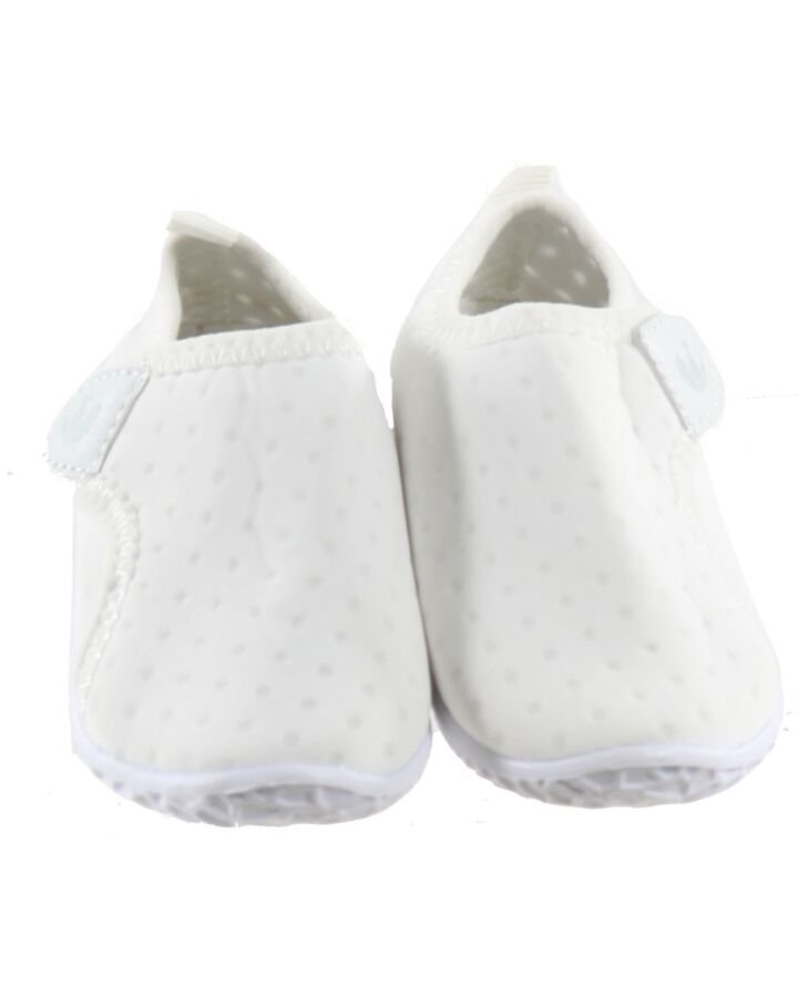 NO TAG WHITE WATER SHOES *SIZE 125 MM *EUC SIZE TODDLER 4.5
