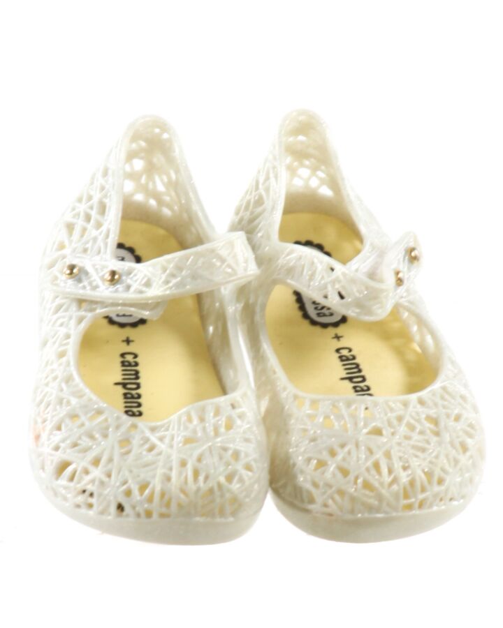 MINI MELISSA WHITE MARY JANES *THIS ITEM IS GENTLY USED WITH MINOR SIGNS OF WEAR (MINOR STAIN) *VGU SIZE TODDLER 5