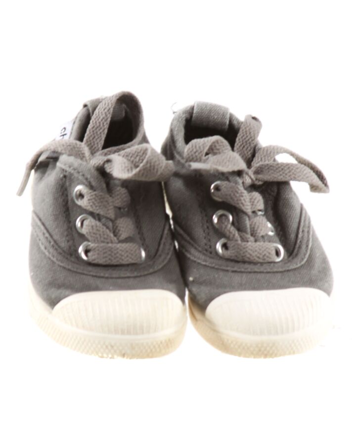 CHUS GRAY SHOES *THIS ITEM IS GENTLY USED WITH MINOR SIGNS OF WEAR (FAINT STAINS) *SIZE EU 21 *EUC SIZE TODDLER 5