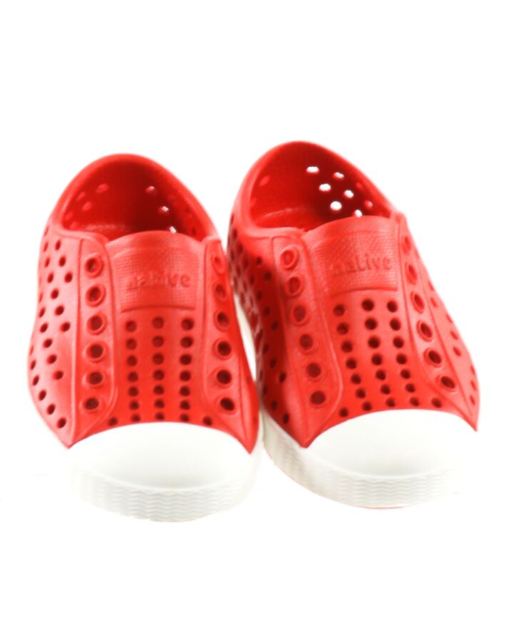 NATIVE RED SHOES  *EUC SIZE TODDLER 4