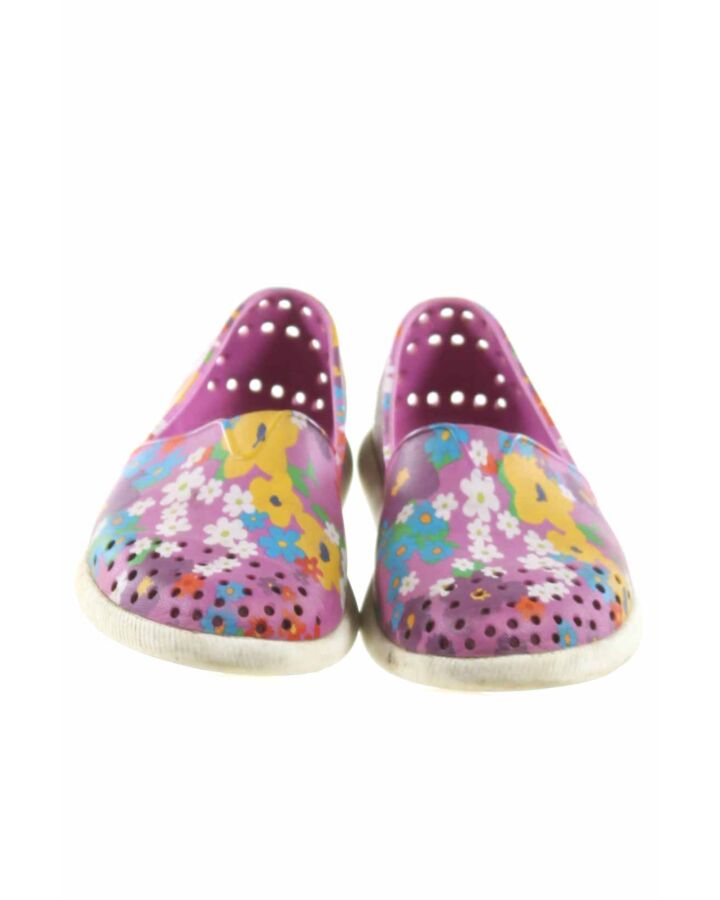 NATIVE PURPLE FLORAL RUBBER SHOES *NO SIZE TAG BUT RUNS LIKE A SIZE CHILD 2, VGU - LIGHT WEAR/SCUFFING