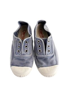 CIENTA BLUE SHOES *SIZE 29 EQUIVALENT TO SIZE 11 *THIS ITEM IS GENTLY USED WITH MINOR SIGNS OF WEAR (GOOD PLAY WEAR) *VGU SIZE TODDLER 11