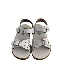 FOOTMATES WHITE SANDALS *THIS ITEM IS GENTLY USED WITH MINOR SIGNS OF WEAR (STAINING PLAY WEAR) *EUC SIZE TODDLER 7