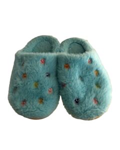 ICECREAM BLUE SLIPPERS *SIZE MEDIUM RUNS LIKE A SIZE 4 *THIS ITEM IS GENTLY USED WITH MINOR SIGNS OF WEAR (FAINT STAIN COULD POSSIBLY BE WASHED OUT) *VGU SIZE TODDLER 4
