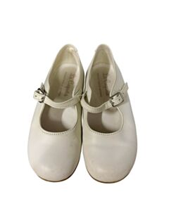 LA COQUETA WHITE MARY JANES *THIS ITEM IS GENTLY USED WITH MINOR SIGNS OF WEAR (FAINT STAINING AND SCUFFING) *GUC SIZE TODDLER 10