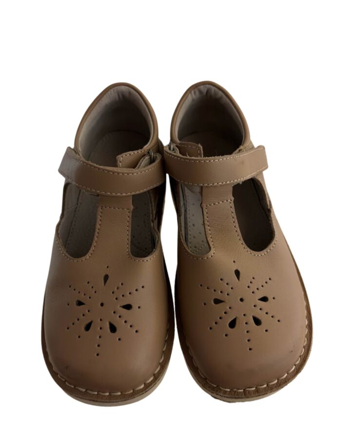 L'AMOUR BROWN MARY JANES *EUC SIZE TODDLER 13