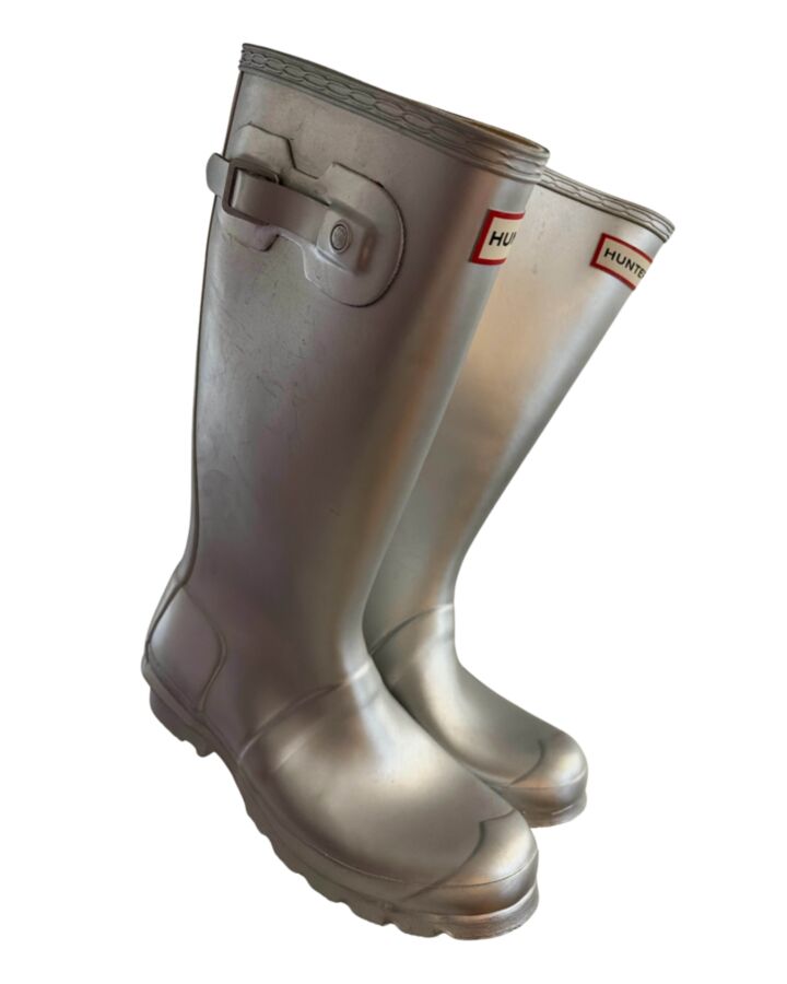 HUNTER SILVER BOOTS *EUC SIZE CHILD 5