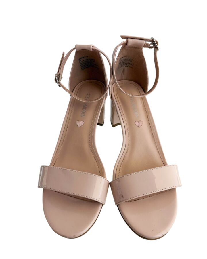 STEVE MADDEN PINK DRESS SHOES *THIS ITEM IS GENTLY USED WITH MINOR SIGNS OF WEAR (MINOR STAIN AND SCUFFING) *VGU SIZE CHILD 4