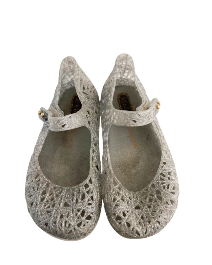 MINI MELISSA SILVER MARY JANES *THIS ITEM IS GENTLY USED WITH MINOR SIGNS OF WEAR (MINOR STAINING) *EUC SIZE TODDLER 6