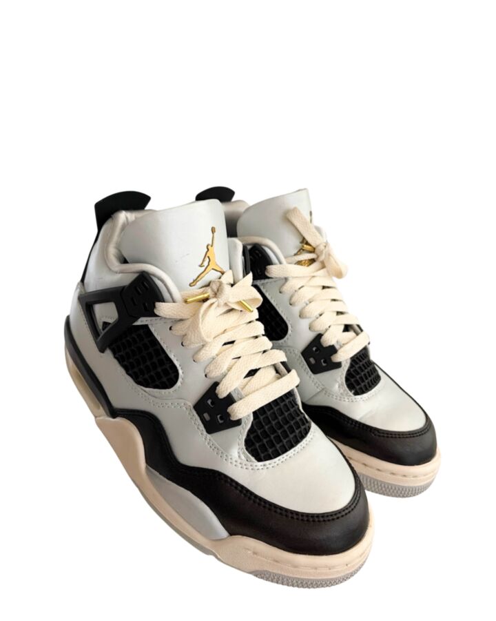 AIR JORDAN WHITE SNEAKERS *EUC SIZE CHILD 2