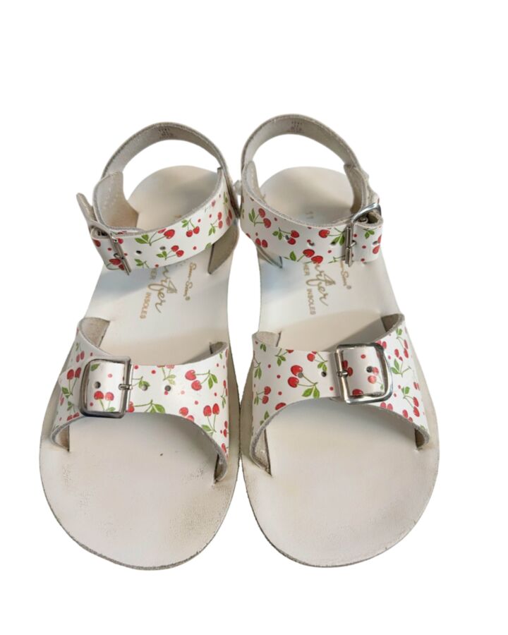 SUN SANS/ SALTWATER SANDALS WHITE SANDALS *THIS ITEM IS GENTLY USED WITH MINOR SIGNS OF WEAR (FAINT STAIN COULD POSSIBLY BE WASHED OUT) *EUC SIZE TODDLER 11