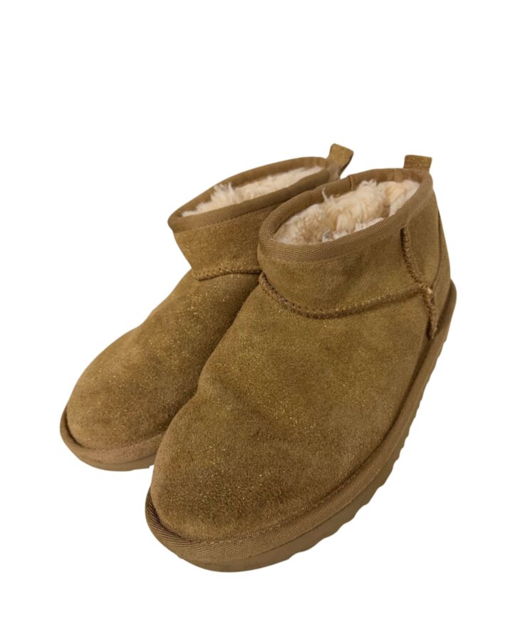 UGG BROWN SLIPPERS *EUC SIZE CHILD 2