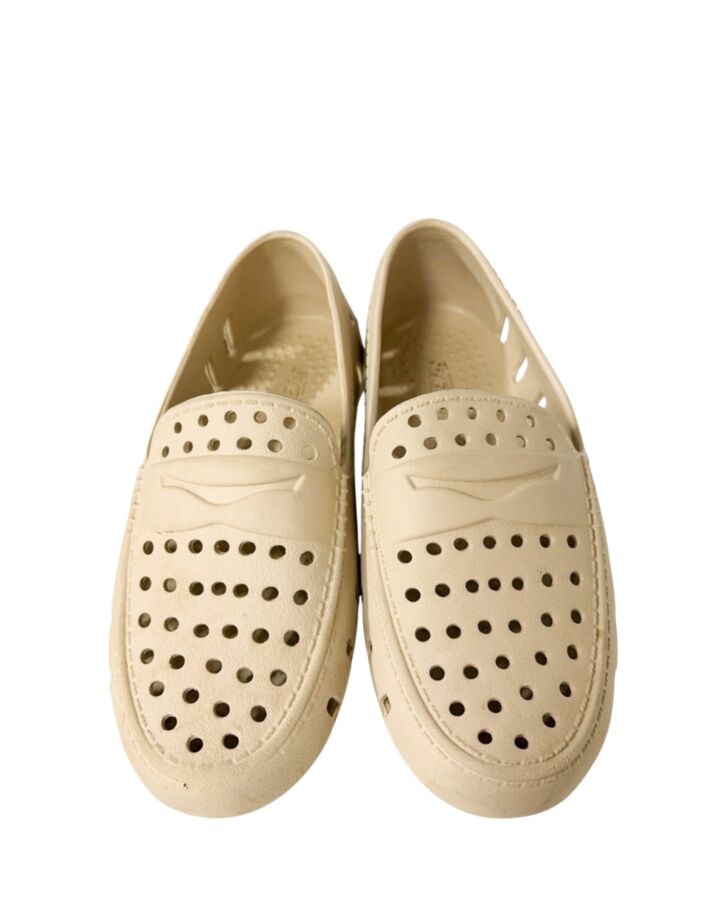 FLOAFERS IVORY SHOES  *EUC SIZE CHILD 2