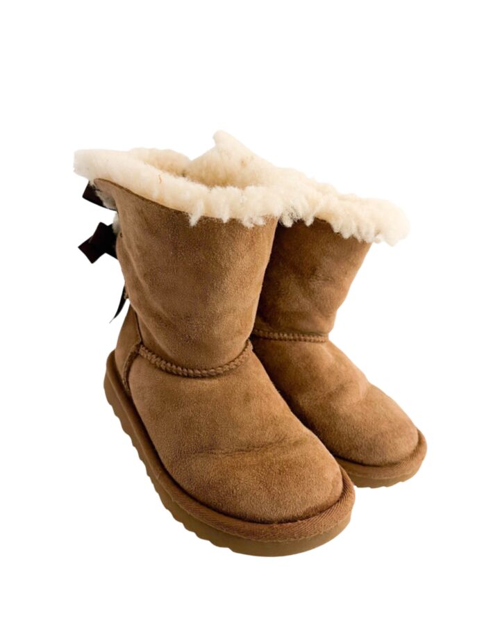 UGG BROWN BOOTS *EUC SIZE TODDLER 12