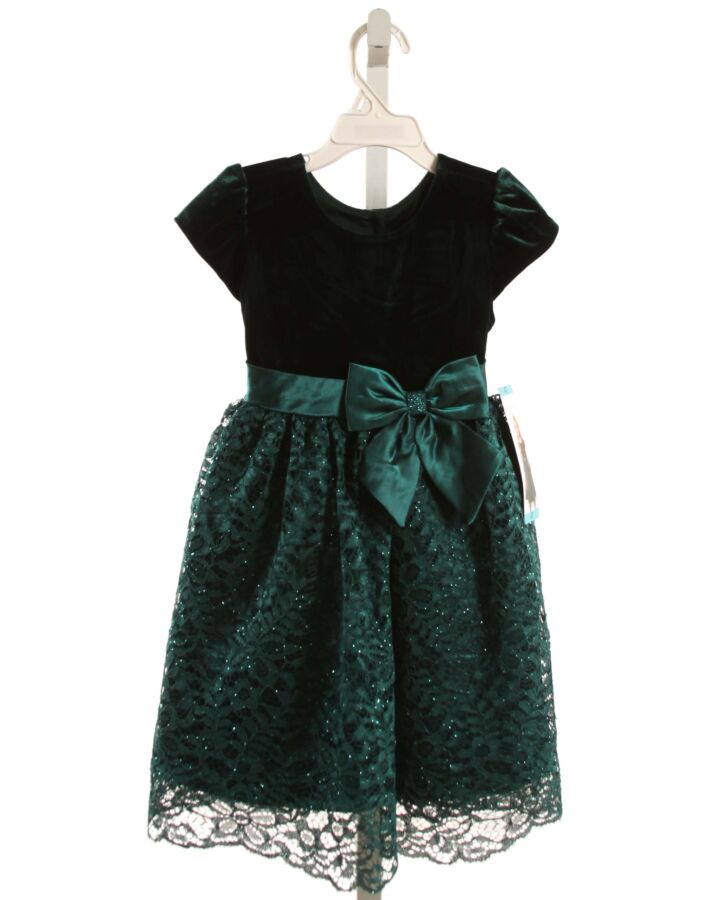 JONA MICHELLE  GREEN VELVET   PARTY DRESS WITH LACE TRIM