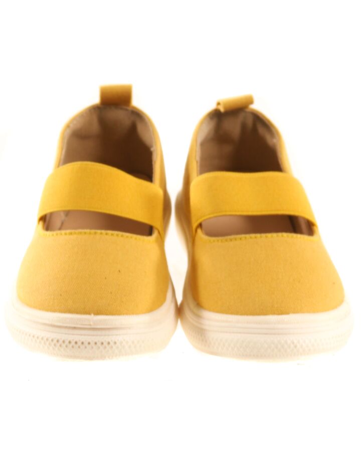 NO TAG YELLOW SHOES  *EUC SIZE TODDLER 8