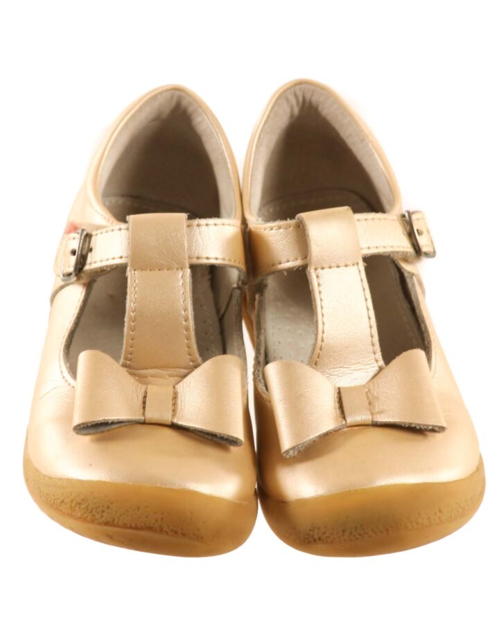 L'AMOUR GOLD MARY JANES *THIS ITEM IS GENTLY USED WITH MINOR SIGNS OF WEAR (MINOR CREASING AND WEAR) *VGU SIZE TODDLER 11
