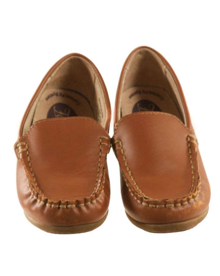 FOOTMATES BROWN LOAFERS *THIS ITEM IS GENTLY USED WITH MINOR SIGNS OF WEAR (MINOR SCUFFING AND SIGNS OF WEAR) *EUC SIZE TODDLER 10
