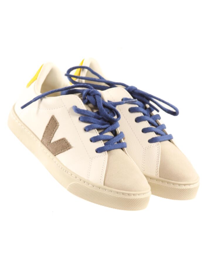 VEJA WHITE SHOES *NEW WITHOUT TAG *NWT SIZE TODDLER 13.5