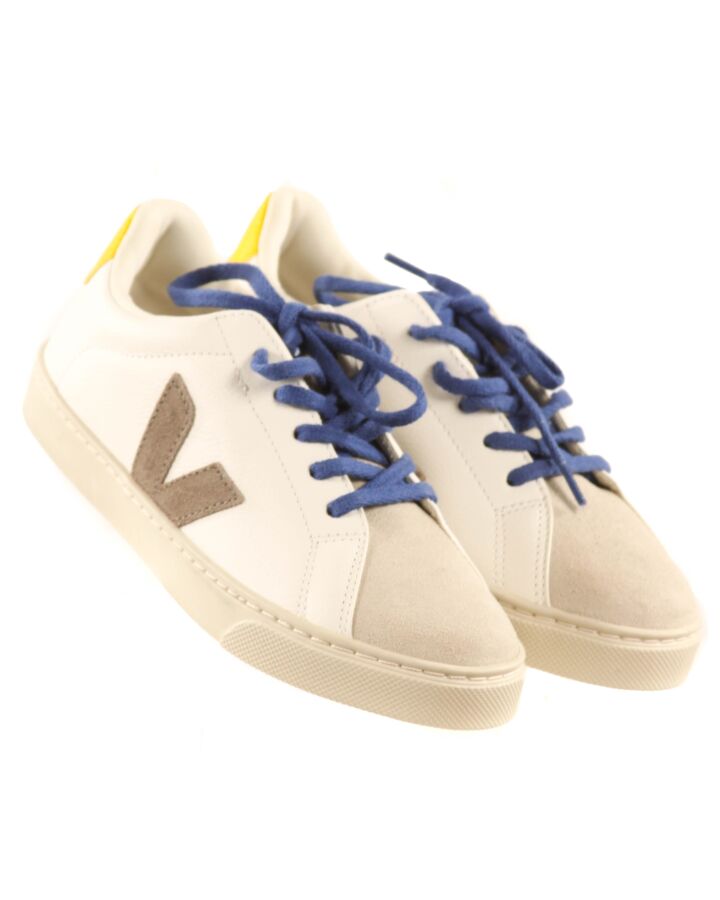 VEJA WHITE SHOES *NEW WITHOUT TAG *NWT SIZE CHILD 3