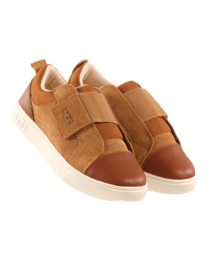 UGG BROWN SHOES *NEW WITHOUT TAG *NWT SIZE CHILD 2