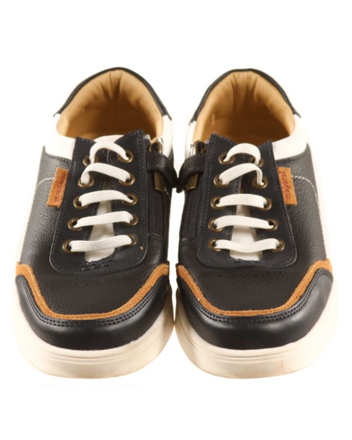 MAYORAL BLUE SHOES *SIZE EU 34 EQUIVALENT TO SIZE 3.5 - 4 *EUC SIZE CHILD 3.5