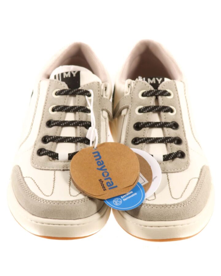MAYORAL WHITE SHOES *SIZE EU 34 EQUIVALENT TO SIZE 3.5 - 4 *NWT SIZE CHILD 3.5