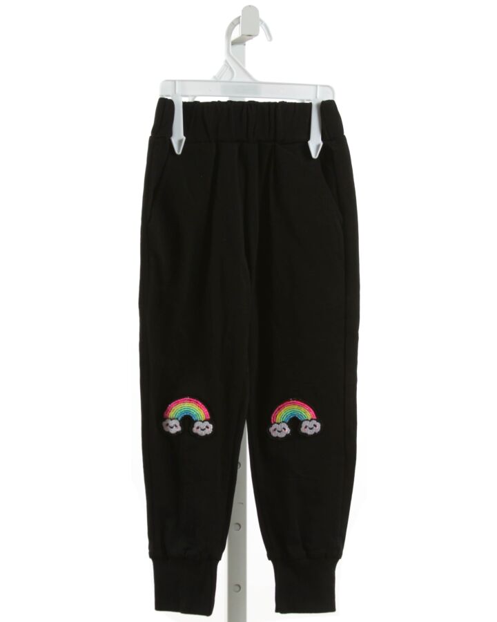 LOLA + THE BOYS  BLACK   APPLIQUED PANTS