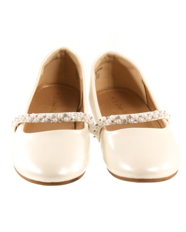 DREAM PARIS WHITE FLATS  *EUC SIZE CHILD 4