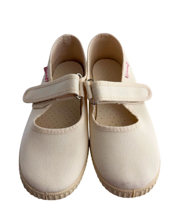 CIENTA WHITE MARY JANES *NEW WITHOUT TAG *SIZE 30 EQUIVALENT TO SIZE 12 *NWT SIZE TODDLER 12