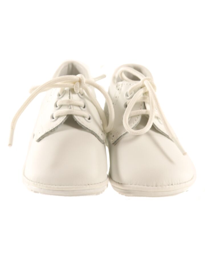 ANGEL BABY SHOES WHITE SHOES  *EUC SIZE INFANT 2