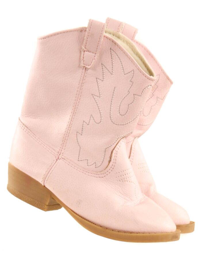TRIMFOOT CO. PINK BOOTS *THIS ITEM IS GENTLY USED WITH MINOR SIGNS OF WEAR (MINOR SCUFFING AND CREASING) *GUC SIZE TODDLER 8