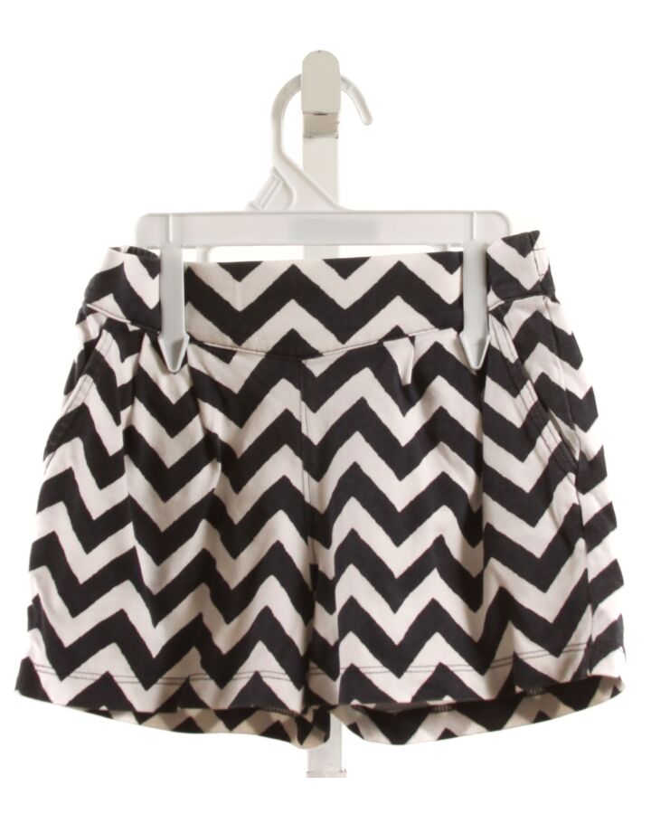 TEA  BLACK    SHORTS