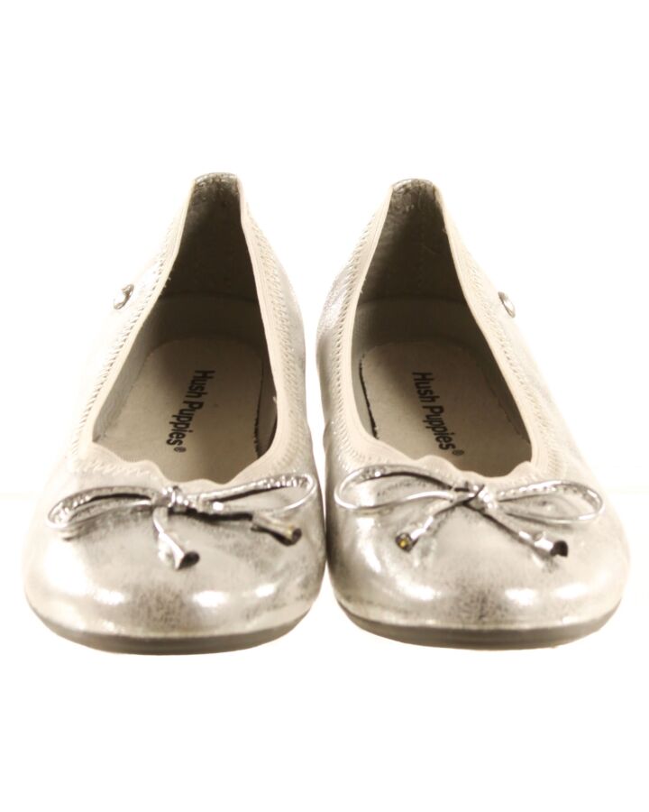 HUSH PUPPIES SILVER FLATS  *EUC SIZE CHILD 2.5