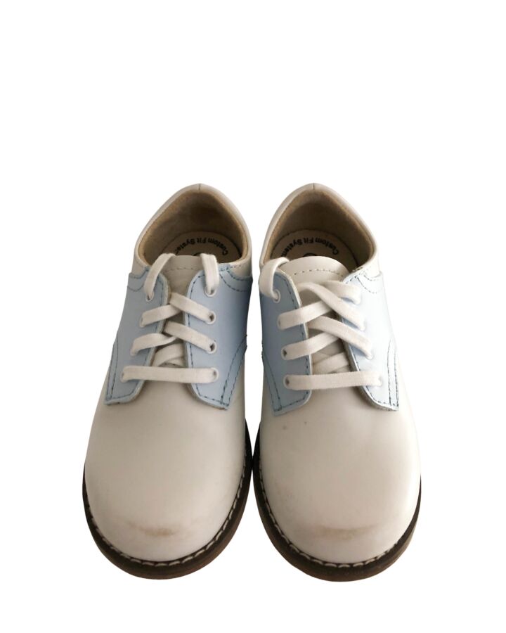 FOOTMATES BLUE SHOES *THIS ITEM IS GENTLY USED WITH MINOR SIGNS OF WEAR (MINOR SCUFFING) *VGU SIZE TODDLER 8