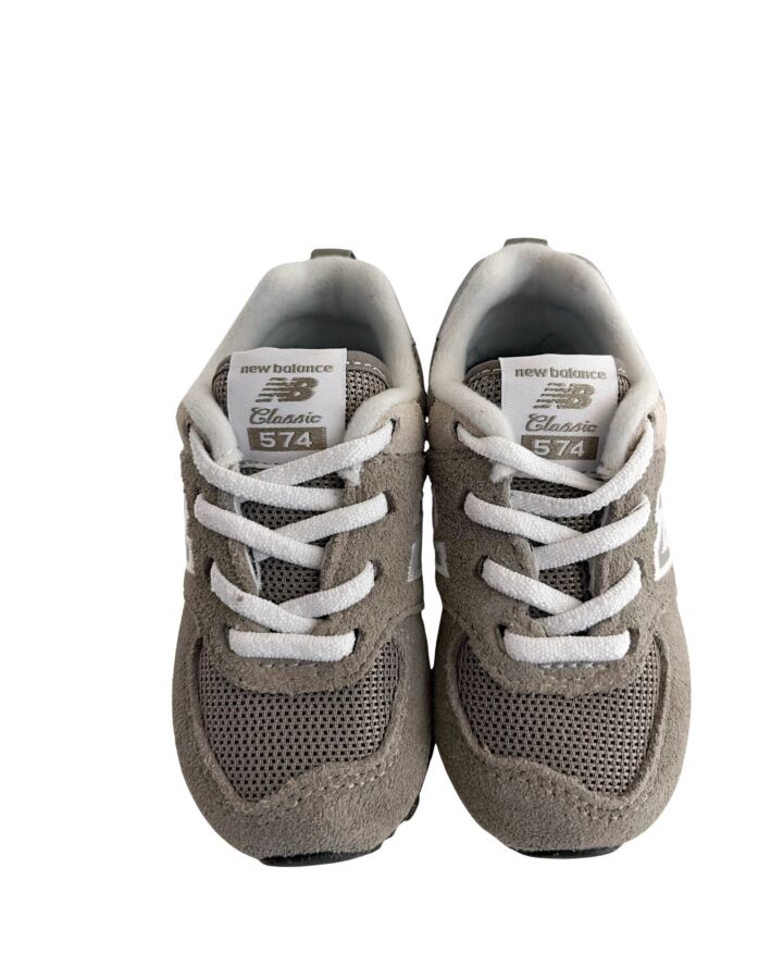 NEW BALANCE GRAY SNEAKERS *NEW WITHOUT TAG *NWT SIZE TODDLER 5