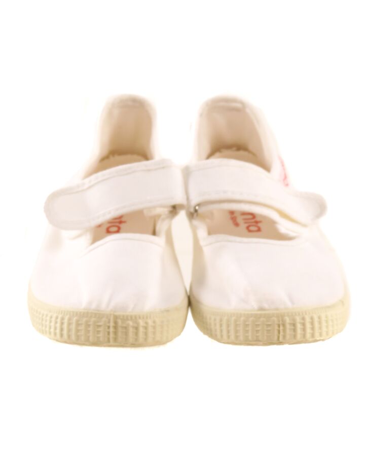 CIENTA WHITE MARY JANES *THIS ITEM IS GENTLY USED WITH MINOR SIGNS OF WEAR (VERY FAINT STAIN) *EU SIZE 30 *EUC SIZE TODDLER 12