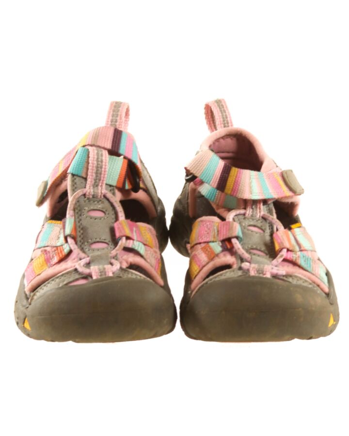 KEEN PINK WATER SHOES *THIS ITEM IS GENTLY USED WITH MINOR SIGNS OF WEAR (STAINING GOOD PLAY SHOES) *GUC SIZE TODDLER 9