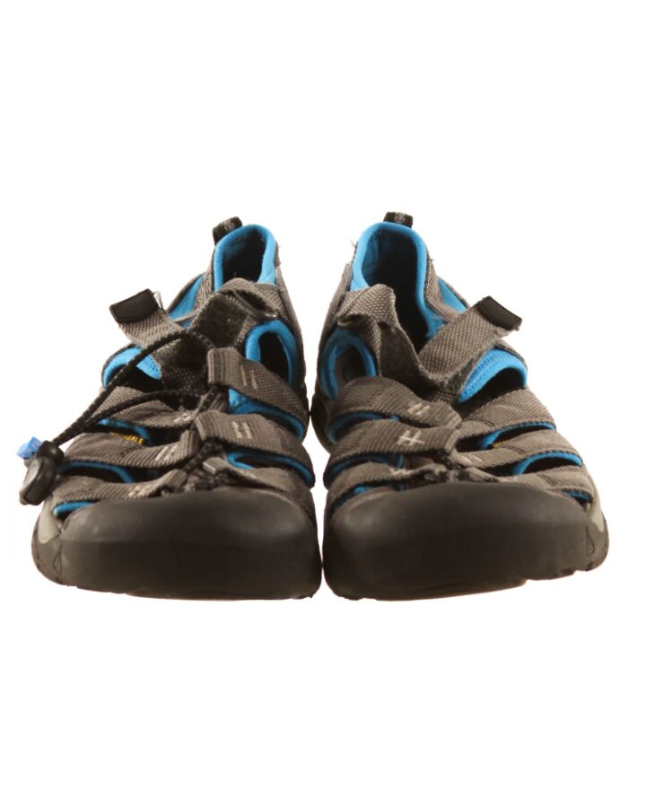 KEEN GRAY SHOES  *EUC SIZE CHILD 4