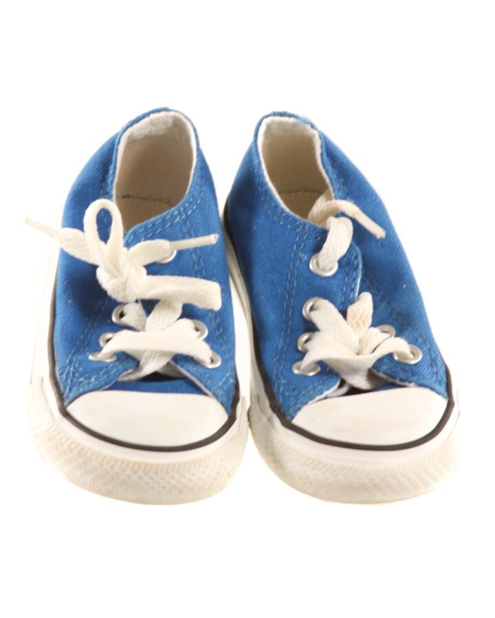 CONVERSE BLUE SHOES *THIS ITEM IS GENTLY USED WITH MINOR SIGNS OF WEAR (MINOR SCUFFING) *EUC SIZE TODDLER 5