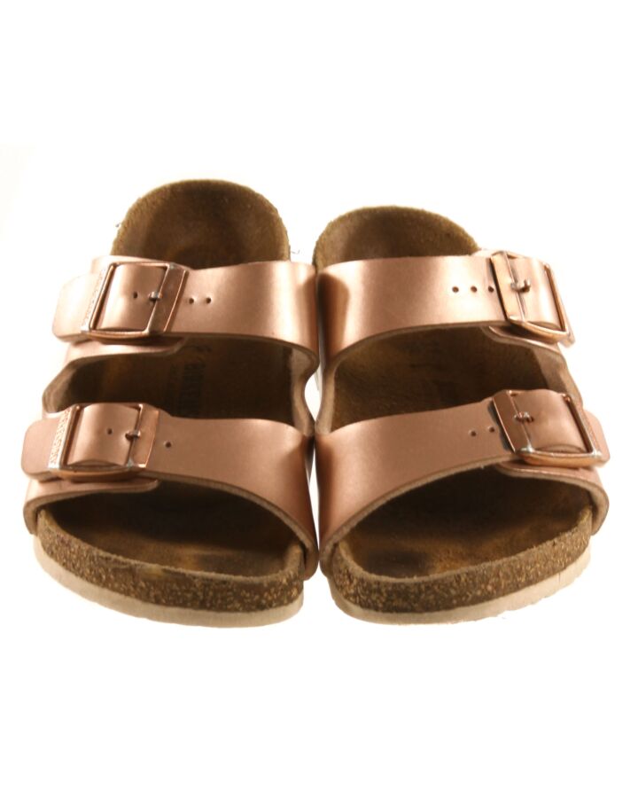 BIRKENSTOCK PINK SANDALS *THIS ITEM IS GENTLY USED WITH MINOR SIGNS OF WEAR (MINOR SCUFFING) *EU SIZE 31 *GUC SIZE TODDLER 13