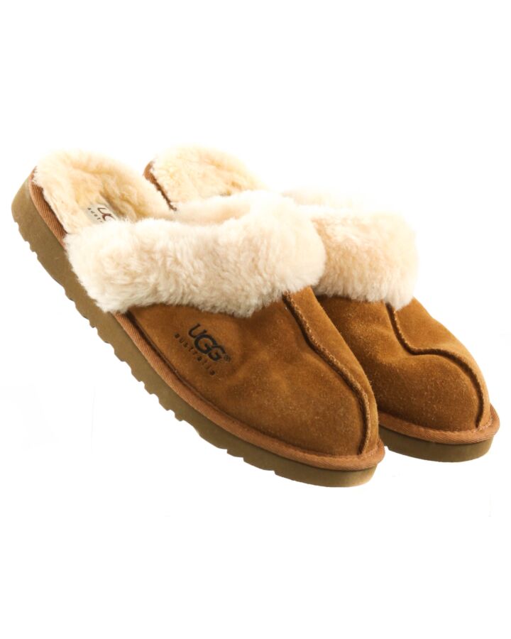 UGG BROWN SLIPPERS  *EUC SIZE CHILD 5