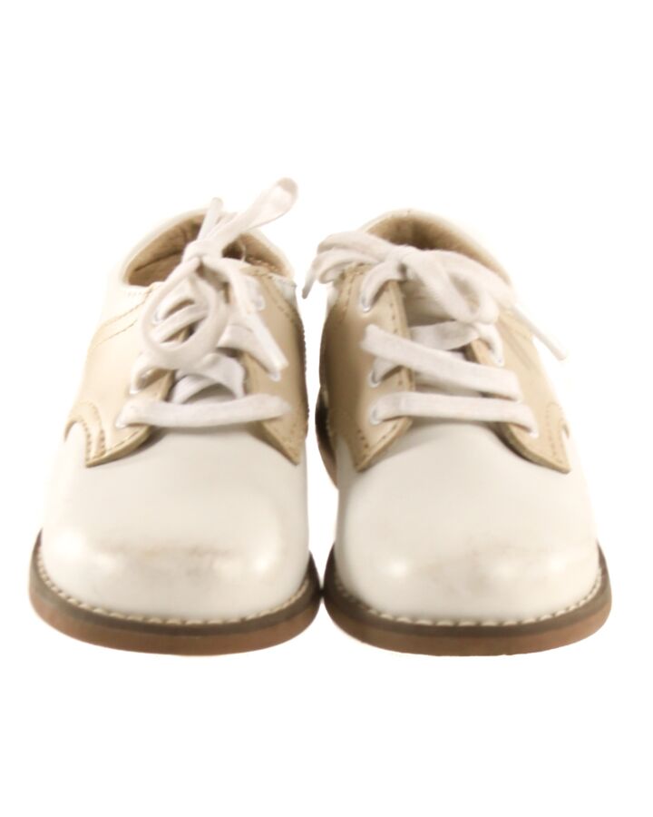 FOOTMATES WHITE SHOES  *VGU SIZE TODDLER 6.5
