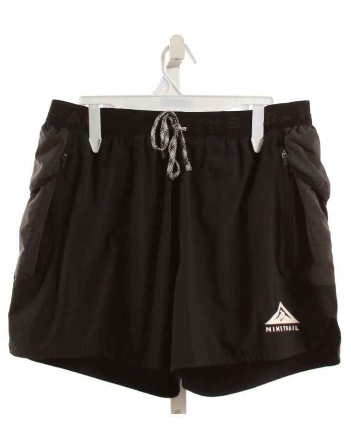 NIKE  BLACK    SHORTS