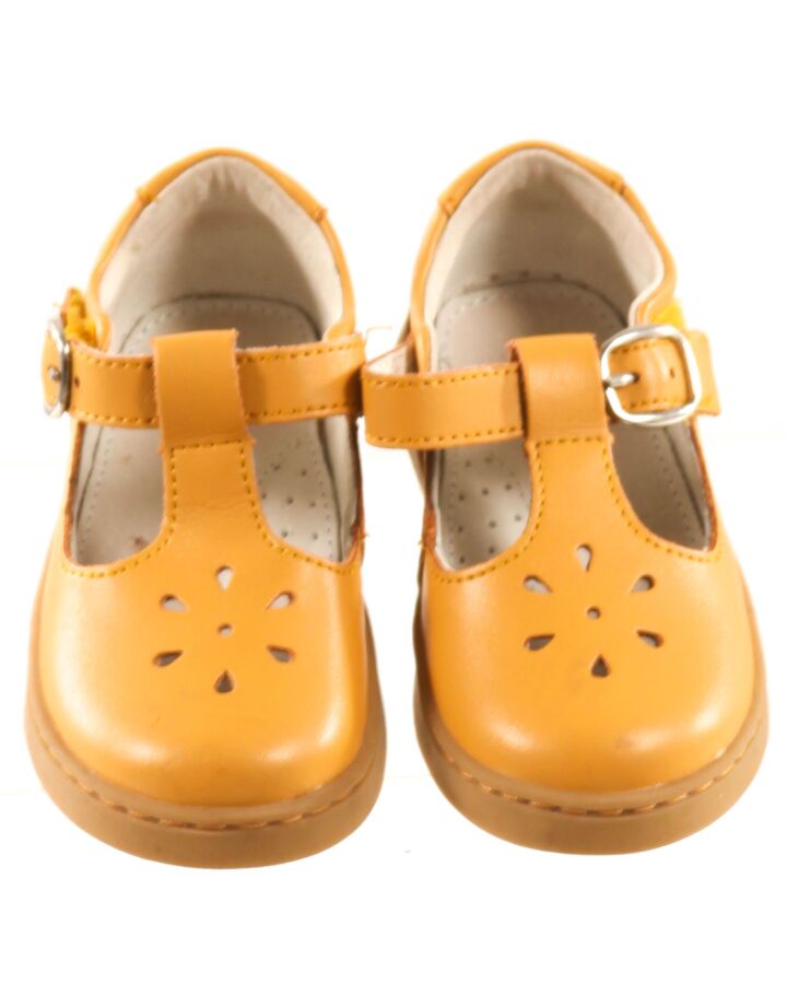 L'AMOUR YELLOW MARY JANES  *EUC SIZE TODDLER 7