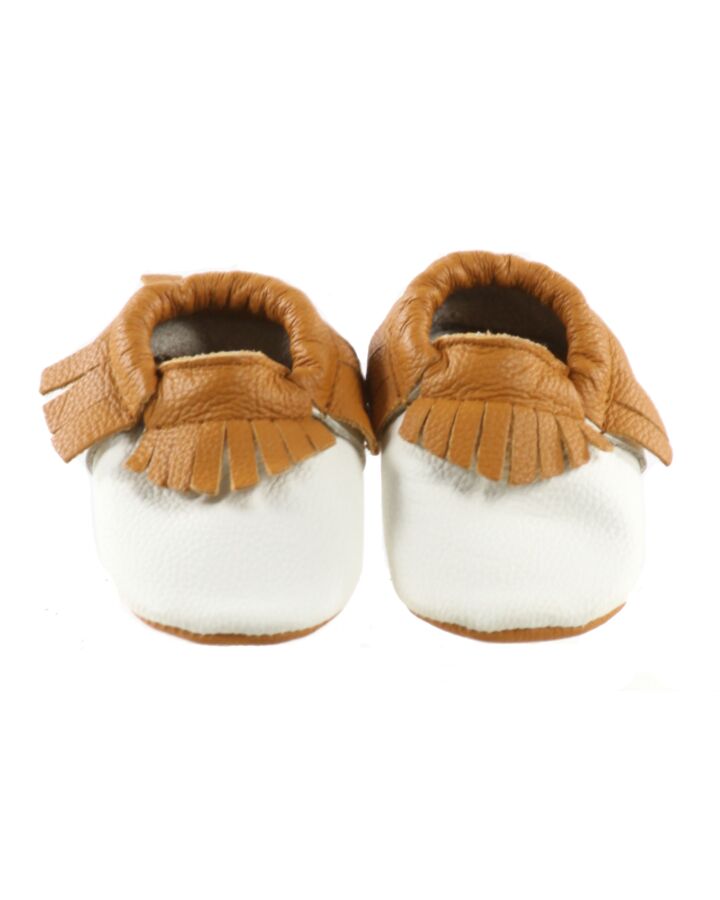 BIRDROCK BABY WHITE MOCCASINS  *EUC SIZE TODDLER 4