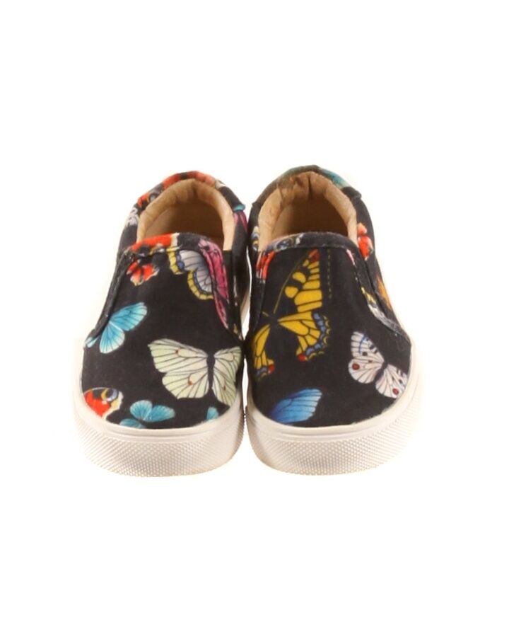 AKID BLUE SHOES *THIS ITEM IS GENTLY USED WITH MINOR SIGNS OF WEAR (MINOR STAINS) *GUC SIZE TODDLER 4