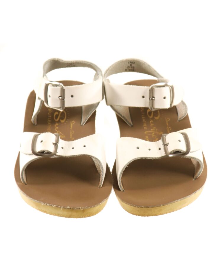 SUN SANS/ SALTWATER SANDALS WHITE SANDALS *THIS ITEM IS GENTLY USED WITH MINOR SIGNS OF WEAR (MINOR SIGNS OF WEAR AND FAINT STAINING COULD POSSIBLY BE WASHED OFF) *EUC SIZE TODDLER 6