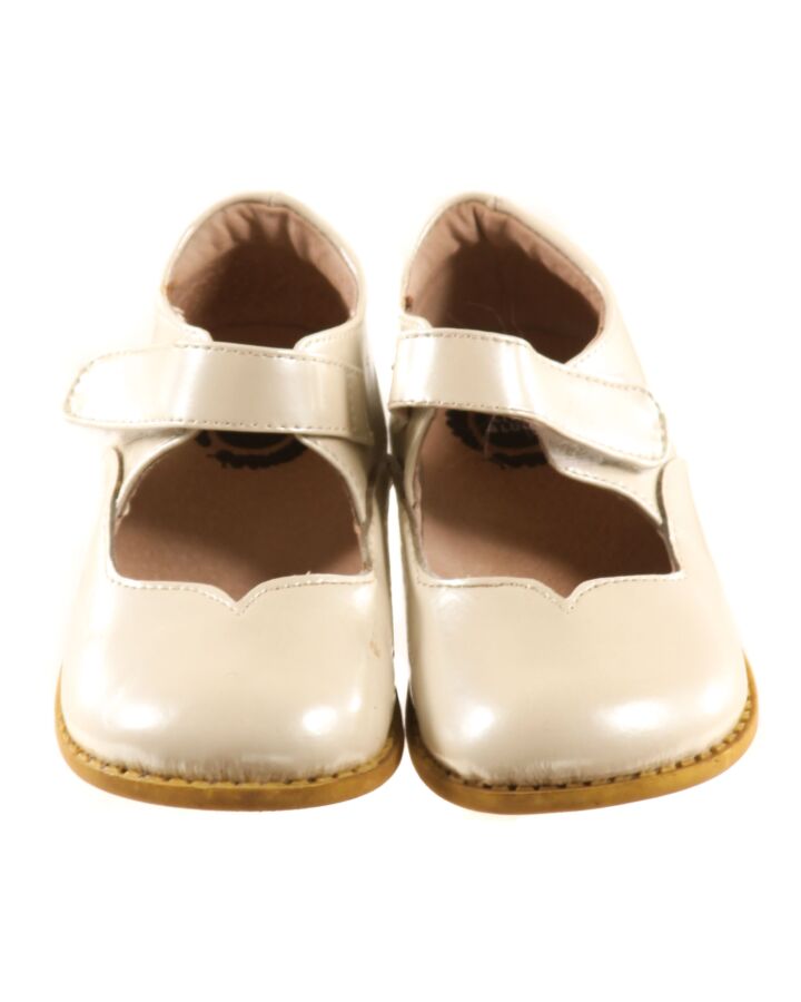 LIVIE & LUCA WHITE MARY JANES *THIS ITEM IS GENTLY USED WITH MINOR SIGNS OF WEAR (MINOR SCUFFING FAINT STAINING ON SOLES) *EUC SIZE TODDLER 7